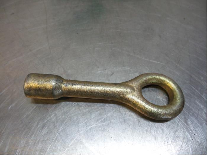 Crochet de remorquage avant d'un Fiat Panda (Panda 03-) (737, -, Utilisé, Fiat, -