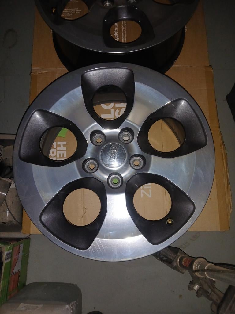 Jeep velgen 18 inch, Enlèvement