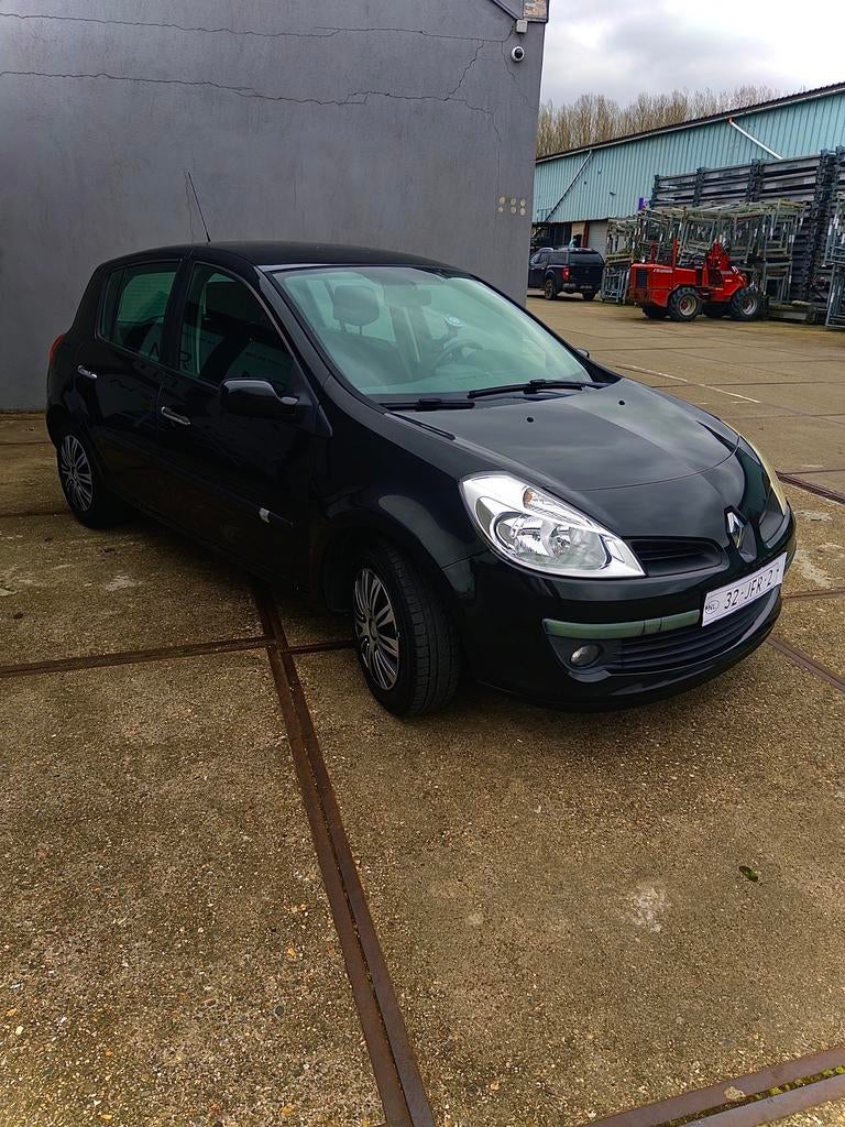 Renault Clio 1.2-16V Collection — 2009 — 107.000 km — AIRCO, Autos, Achat, 139 g/km, Boîte manuelle, Noir