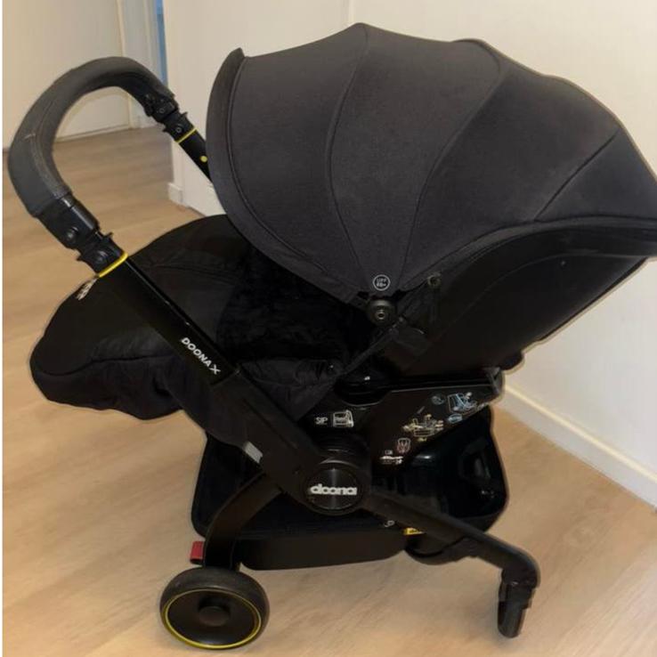Doona X met orginele Accesoires, Ophalen, Zo goed als nieuw