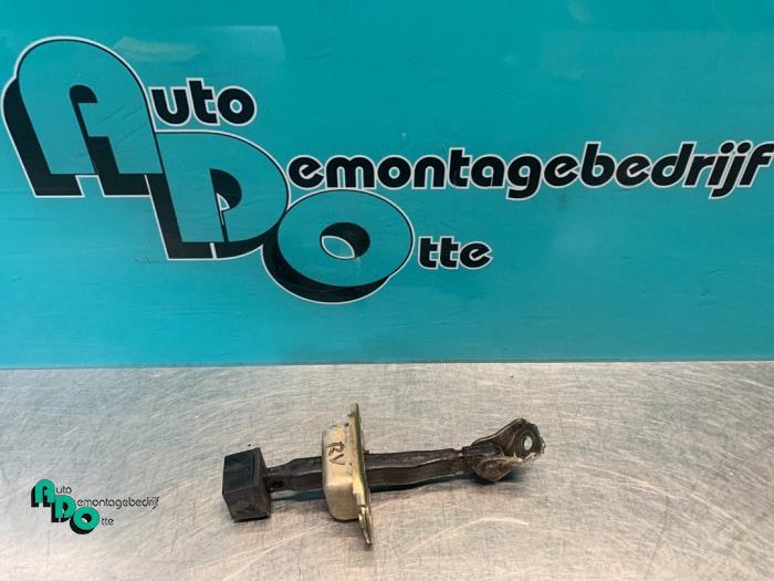 Butée 4portes avant droite d'un Mitsubishi Lancer (Lancer 0, -, 3 mois de garantie, Utilisé, Mitsubishi