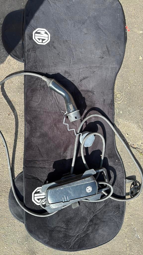 Thuislader hybride auto  MG EHS plugin, Ophalen, MG