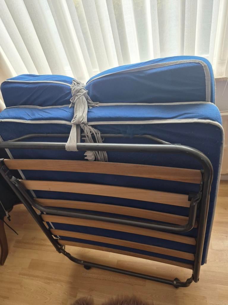 Lit pliable 1 personnes .