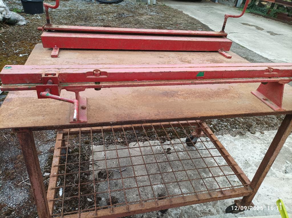 TABLE DE PLIAGE POUR ZINC, Bricolage & Construction, Enlèvement