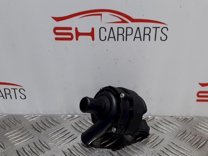 Extra waterpomp van een Mercedes GLK-Klasse, Gebruikt, -, Ophalen of Verzenden, -