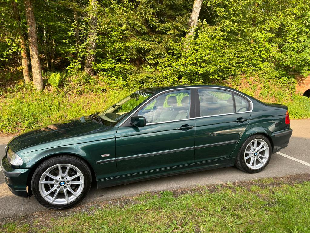 Propere E46 323i 2.5L 6 cilinder in lijn youngtimer, Auto's, BMW, Particulier, 3 Reeks, Airbags, Airconditioning, Centrale vergrendeling