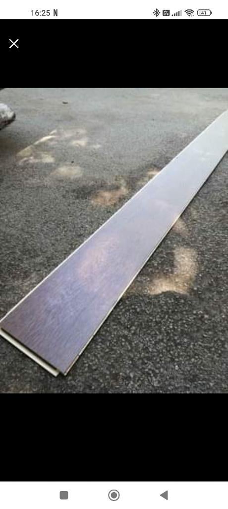 Parquet stratifié en chêne, 25 à 50 m², Parquet, Comme neuf, Brun