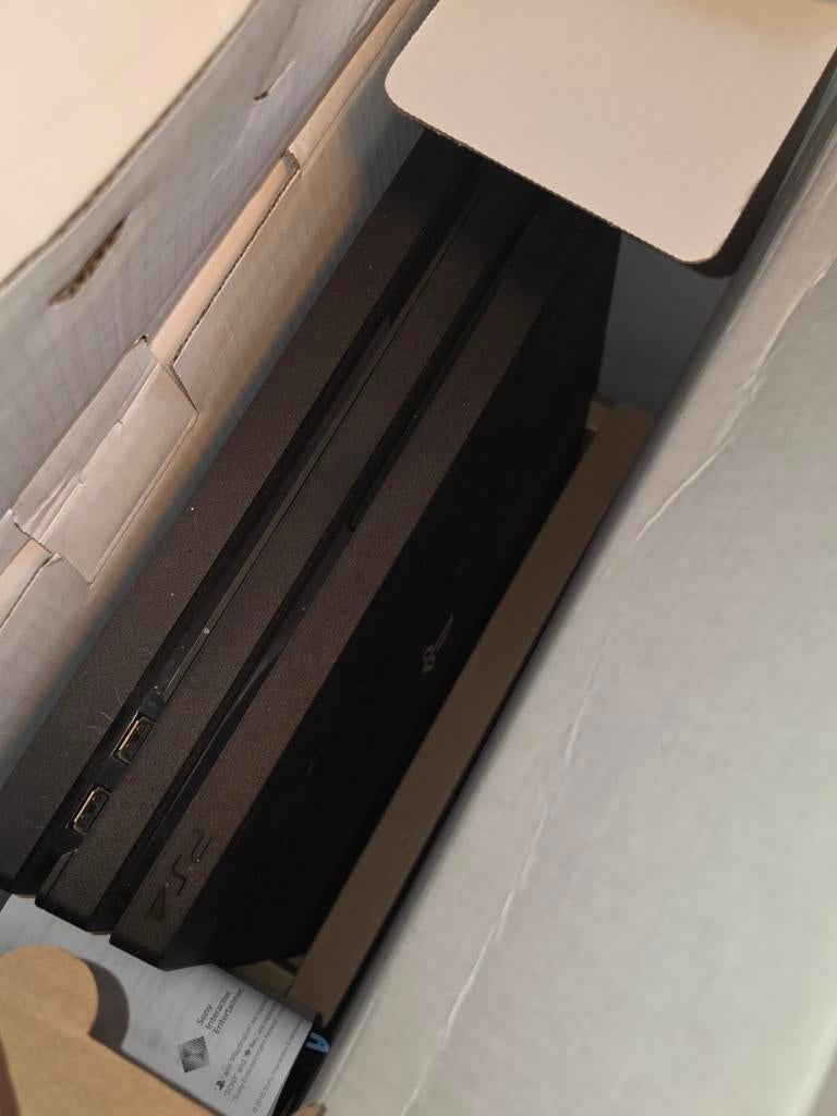 PS4 Pro 1TB CUH-7016B with box and controller, Gebruikt, Ophalen of Verzenden, 1 TB, Met 1 controller