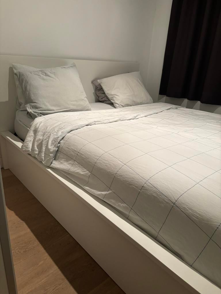 IKEA MALM bed 160x200 met matras  (6 maanden oud), Ophalen, Zo goed als nieuw