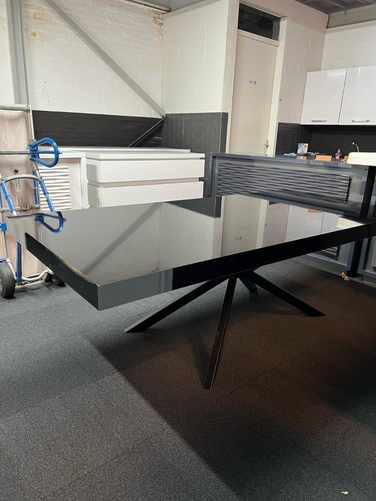 EET & VERGADERING TAFEL, Ophalen