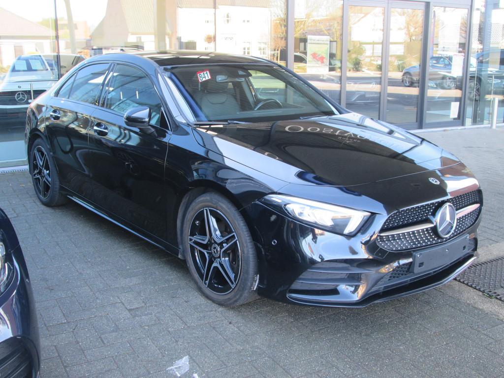 Mercedes-Benz A 200 BERLINE AMG PANO LEDER, Auto's, Mercedes-Benz, 4 deurs, Gebruikt, 4 cilinders, Bedrijf