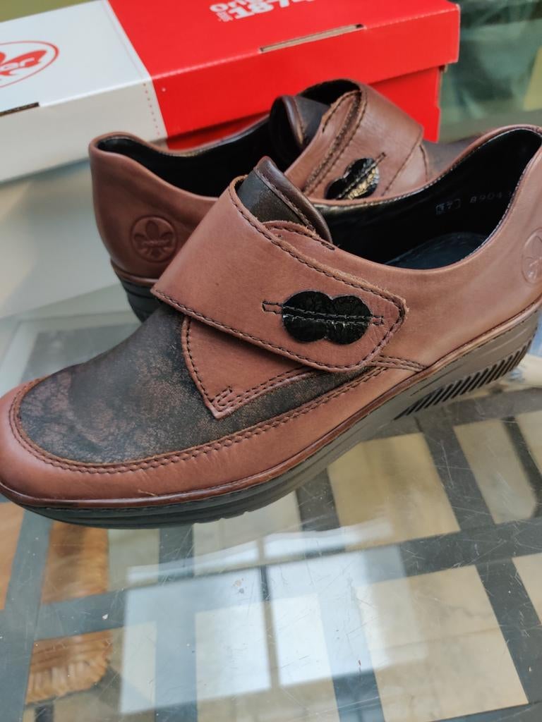 Chaussures pour femmes, Enlèvement