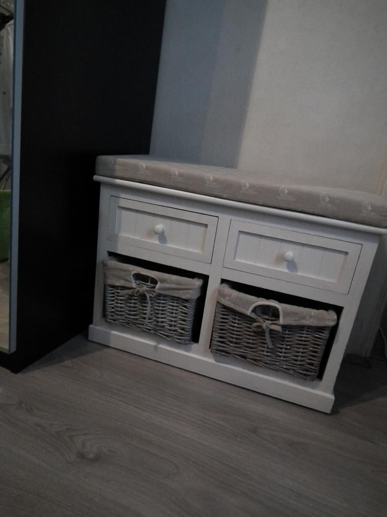 Meuble: Petit d'entrée (L 70 cm/ H 49 cm/ l 36 cm), 25 à 50 cm, Moins de 100 cm, Enlèvement, Utilisé