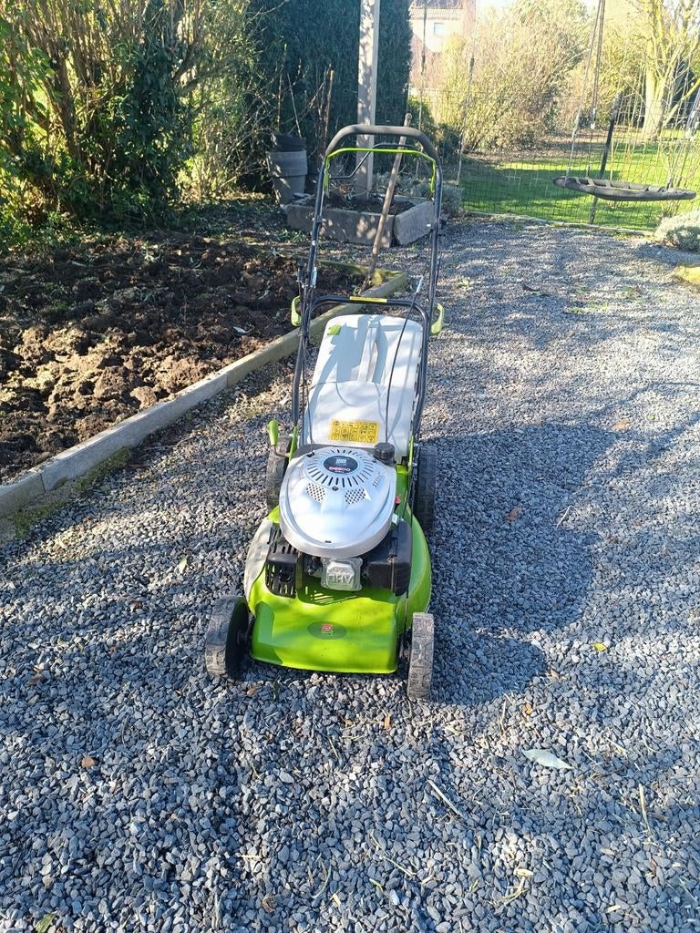 Tondeuse thermique  autotractée  central park