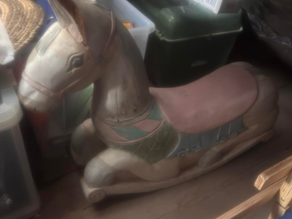 Schommelpaard decoratie, Ophalen