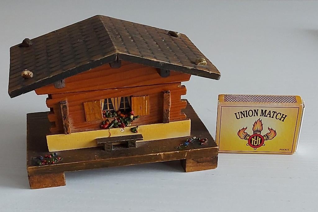 miniatuur Evolène (Zwitserland) huisje met muziek, Ophalen of Verzenden