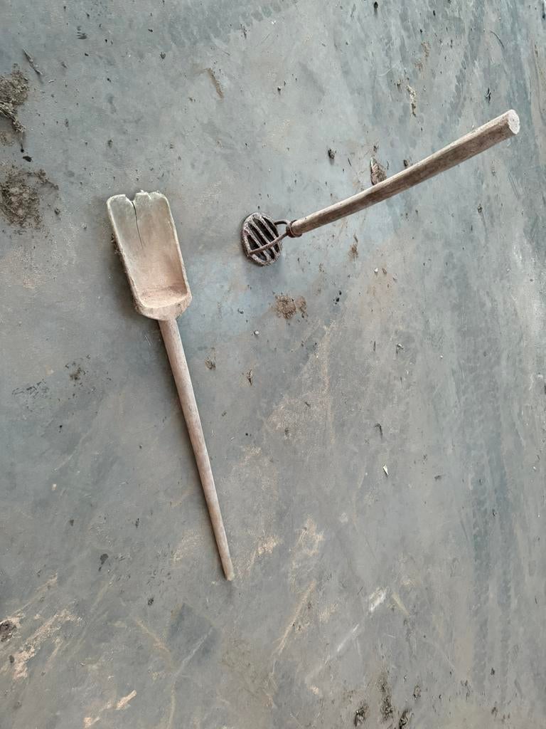 Antieke gereedschappen, Ophalen