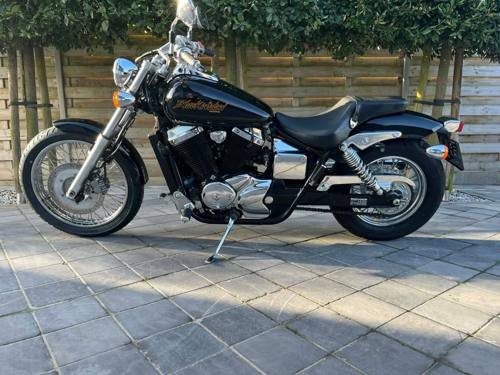 honda black widow **16000KM** 1 eigenaar !!**als nieuw ** - foto 2
