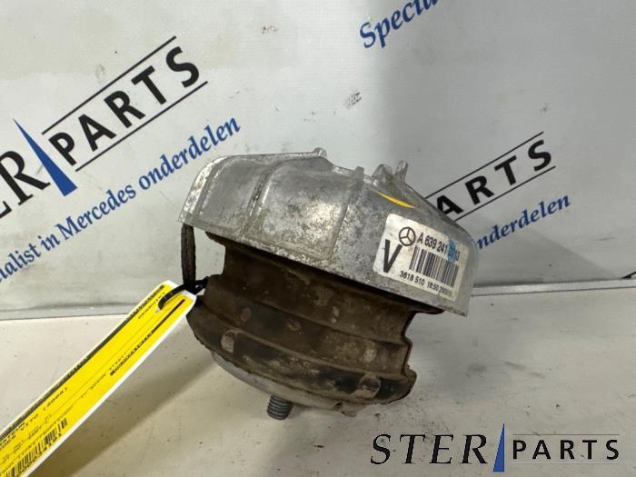 Support moteur d'un Mercedes Vito, Enlèvement ou Envoi, 3 mois de garantie, Utilisé, Mercedes-Benz