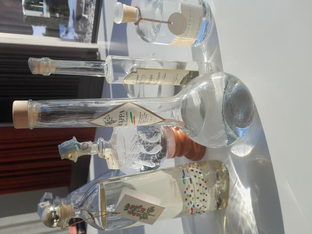 6 grapa flesjes met leuke versiering, Verzamelen, Glas en Drinkglazen, Ophalen, Zo goed als nieuw