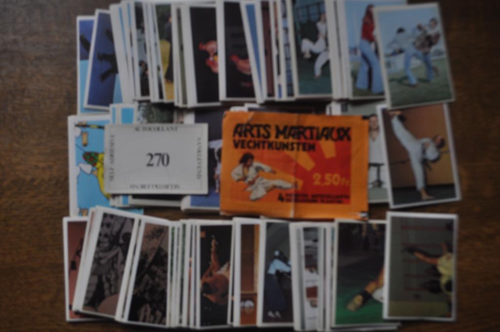 ROSSEL 203 VERSCHILLENDE STICKERS VECHTKUNSTEN, Enlèvement ou Envoi, Comme neuf, Plusieurs autocollants