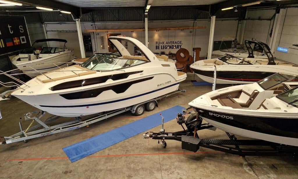 BAYLINER EXPERIENCE CENTER - ontdek alle modellen, Ophalen of Verzenden, Zo goed als nieuw