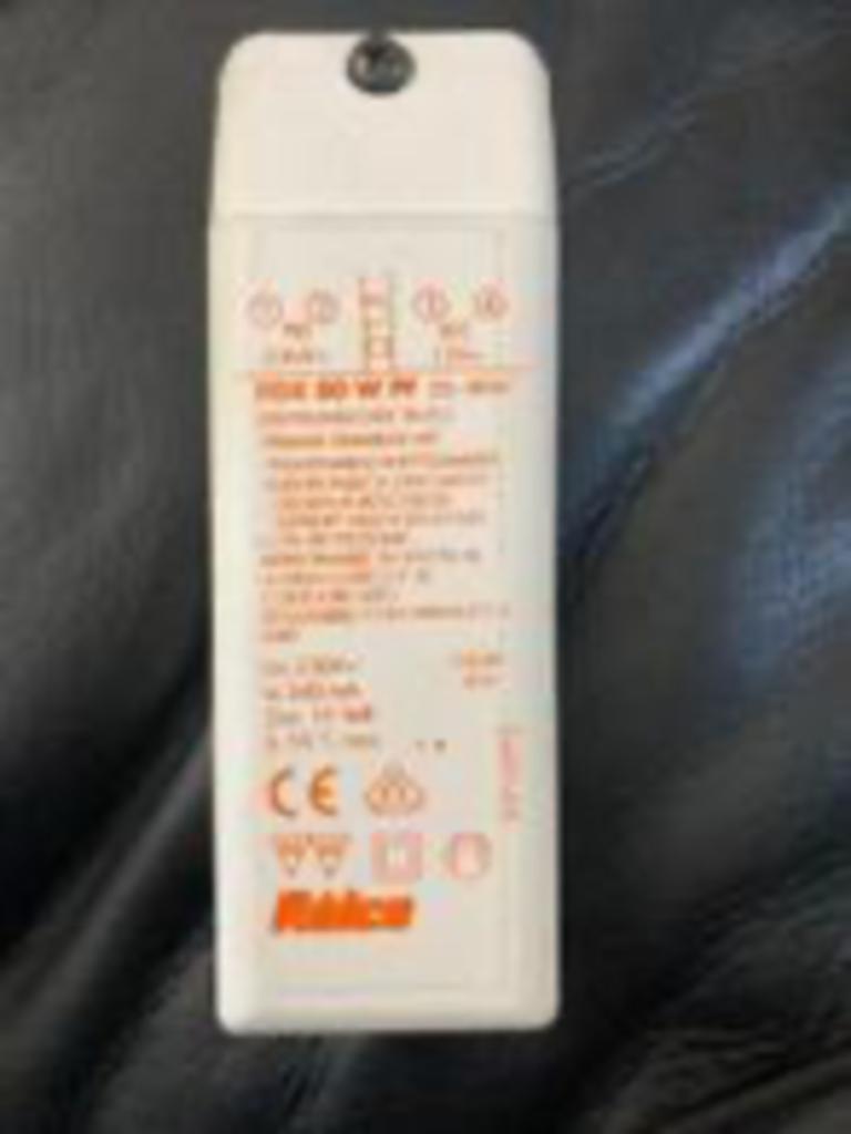 Transformateur electronique dimmable 12V, Doe-het-zelf en Bouw, Elektriciteit en Kabels, Zo goed als nieuw, Ophalen of Verzenden