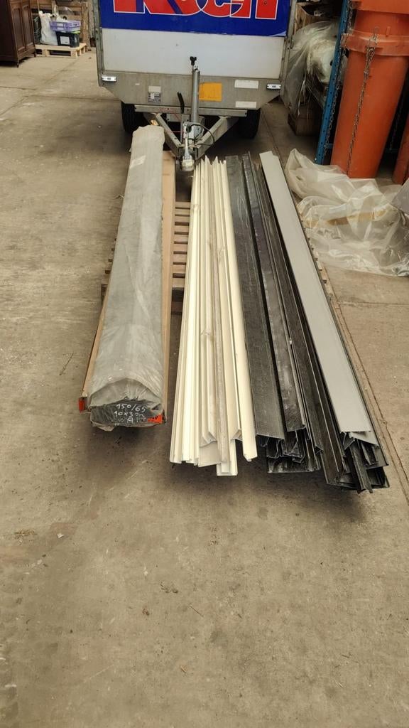 Afwerking profiel, Ophalen, Kunststof, 250 cm of meer, Lijsten