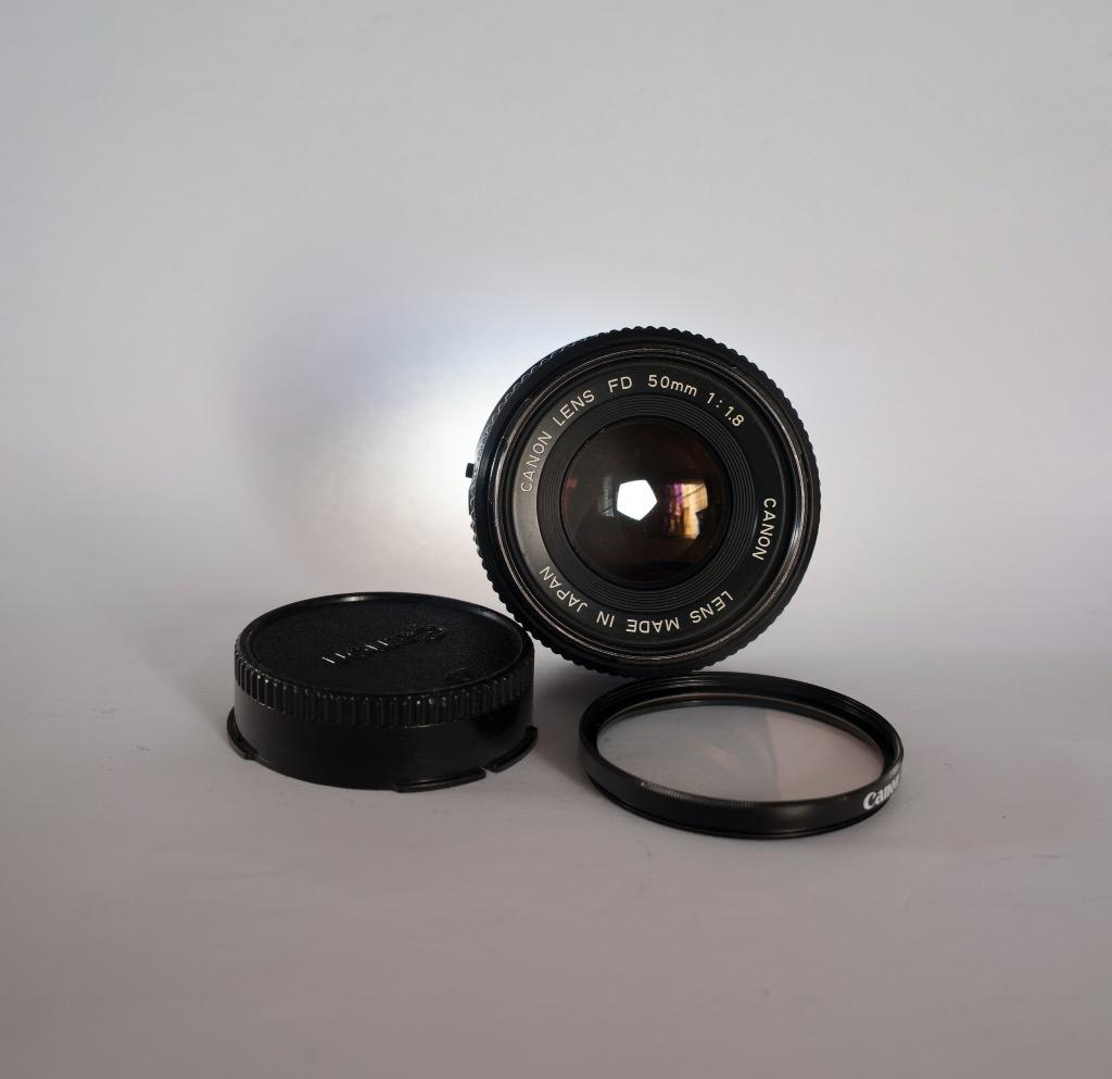 Canon nFd 50mm f/1.8 met dakraamfilter canon tester, Ophalen of Verzenden, Zo goed als nieuw, Spiegelreflex, Canon