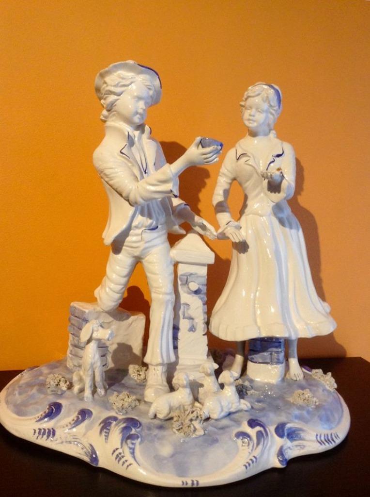 Porcelaine figurine vintage Capodimonte., Enlèvement