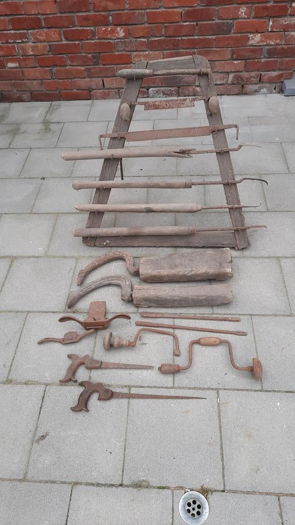 Klompenmaker en setje ambacht gereedschap, Antiek en Kunst, Ophalen