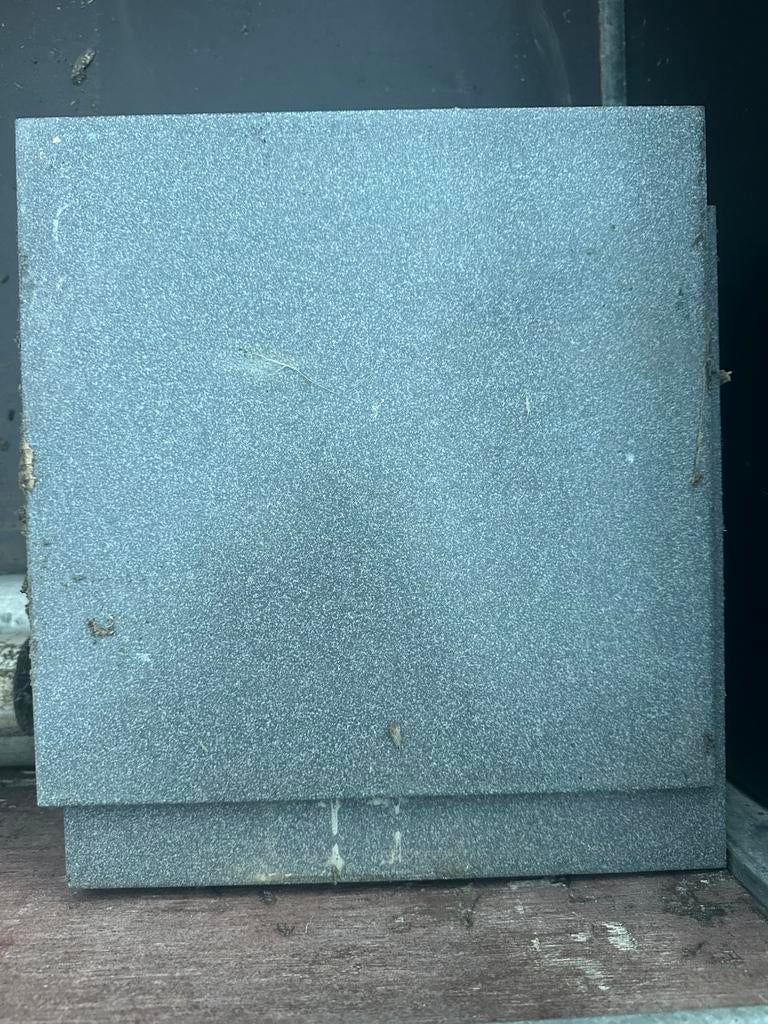 Tegels donker grijs gespikkeld  30 x 30 cm, Doe-het-zelf en Bouw, Tegels, Ophalen, Keramiek, Nieuw, 20 tot 40 cm