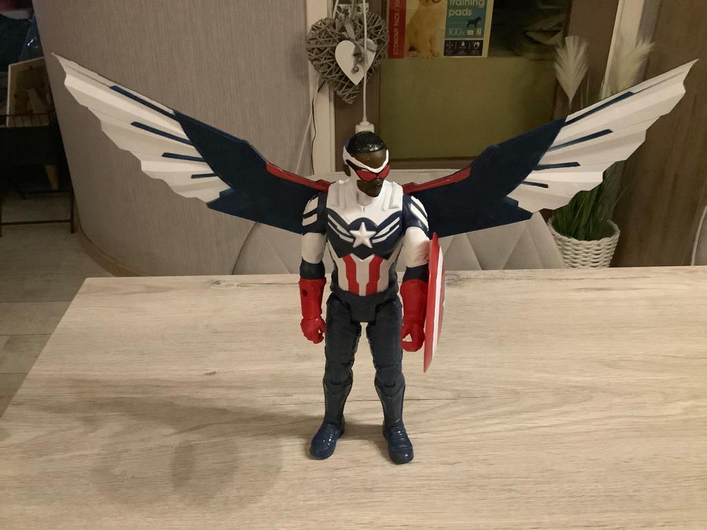 Marvel Winter Soldier character (30 cm), Kinderen en Baby's, Speelgoed | Actiefiguren, Ophalen of Verzenden, Zo goed als nieuw