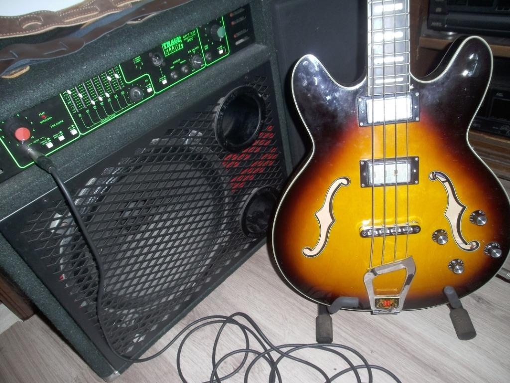 Hagstrom Viking Bass, Ophalen, Zo goed als nieuw, Elektrisch