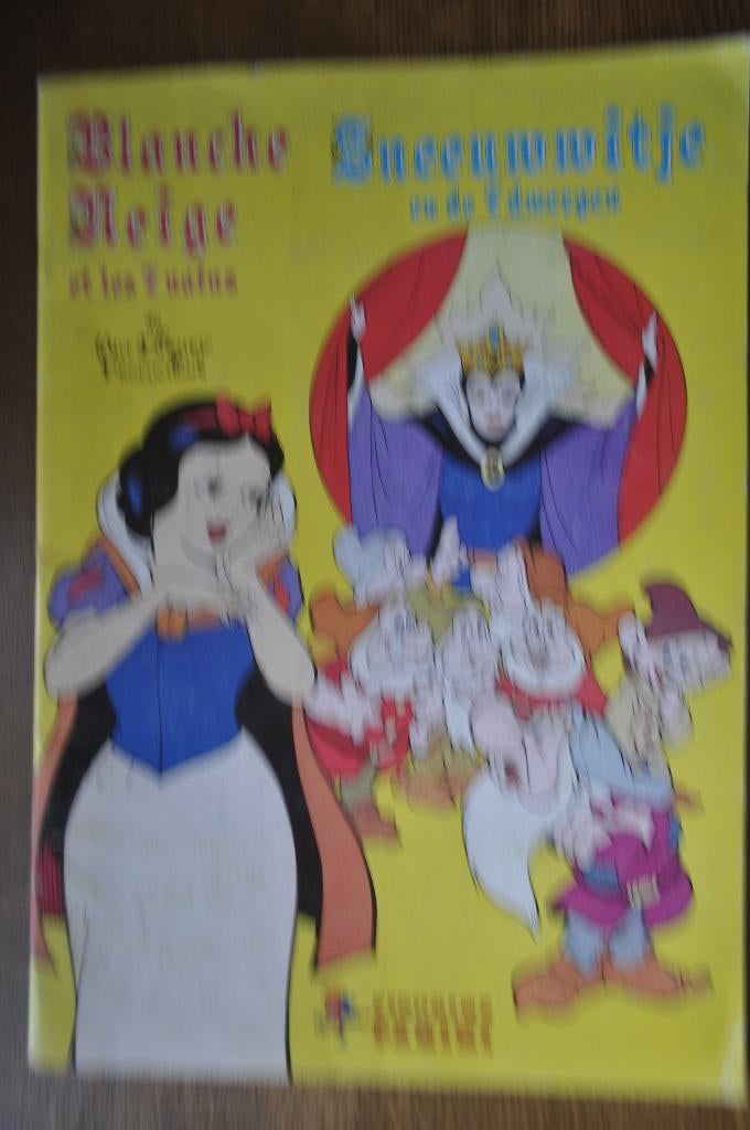 PANINI COMPLEET ALBUM WALT DISNEY SNEEUWWITJE EN DE7 DWERGEN, Envoi, Comme neuf, Plusieurs autocollants