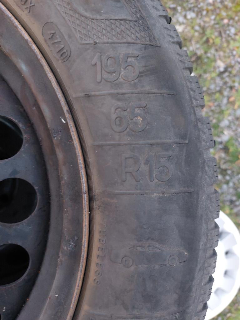 Pneus neige sur jantes en tôle + Enjoliveurs, 15 pouces, Pneus hiver, Véhicule de tourisme, Pneu(s)