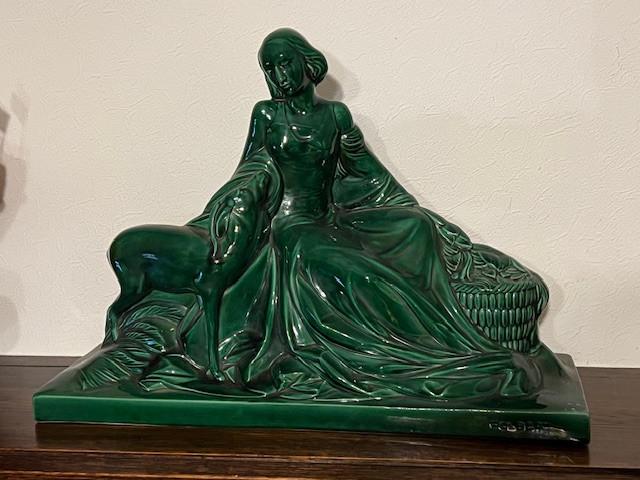 sculpture Art déco en faïence de Polbert, dame avec gazelle, Enlèvement