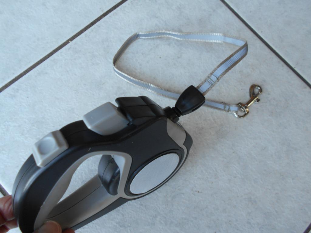 LAISSE enrouleur  pour chien ....4m, Animaux & Accessoires, Enlèvement ou Envoi, Neuf