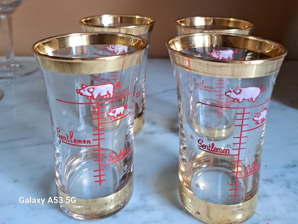 4 verres à digestif HUMORISTIQUES, Enlèvement, Comme neuf