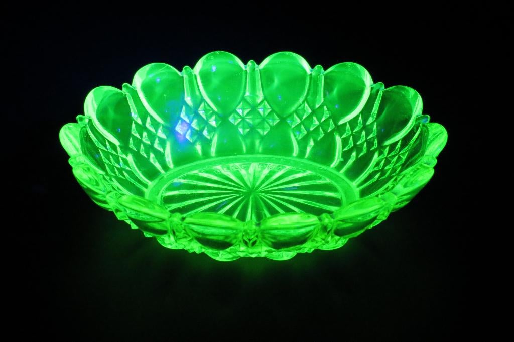 Uranium glas - Val Saint Lambert - schaaltje Valembert, Enlèvement ou Envoi