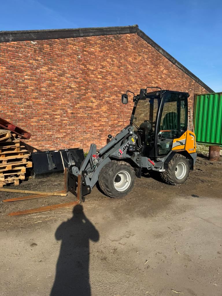 Kniklader/shovel te huur ook met machinist, Enlèvement, Labour