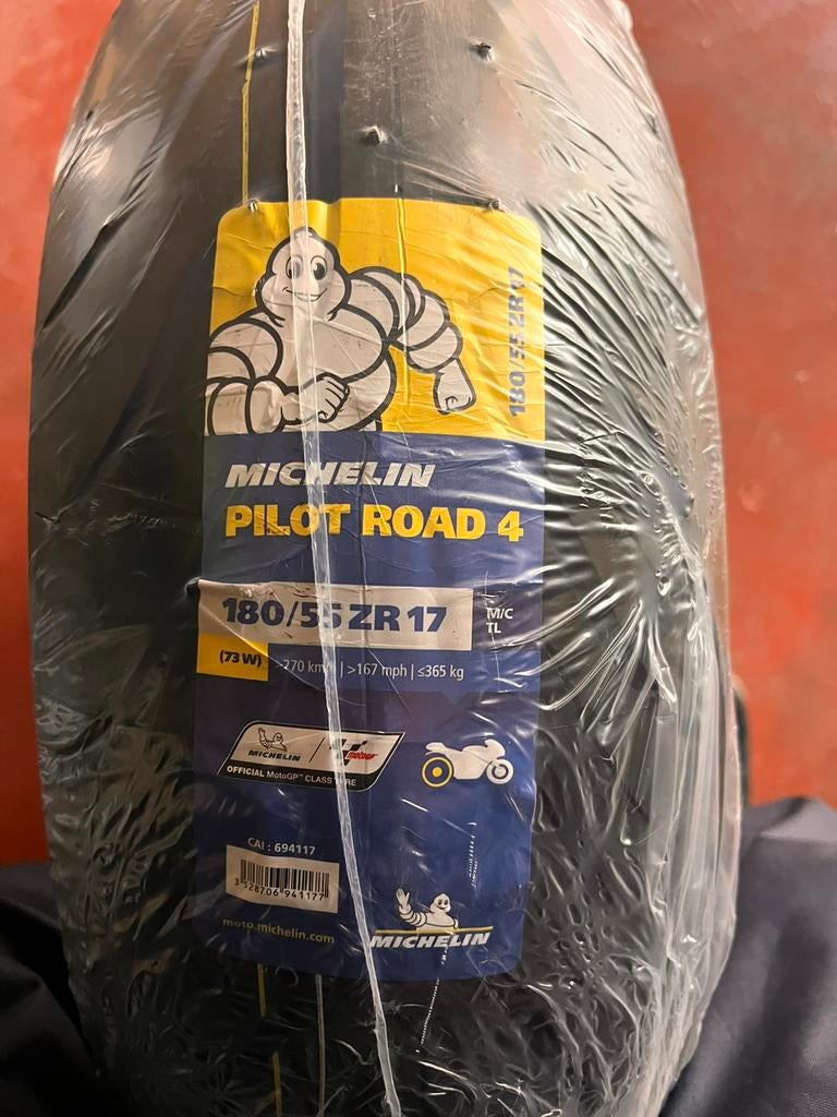 Pneus arrière Michelin road 5 tracer 700, Enlèvement ou Envoi, Pneu(s)