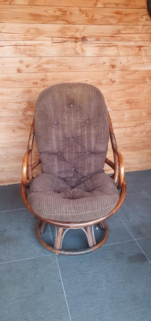Vintage rotan draaistoel met kussen, Huis en Inrichting, Ophalen