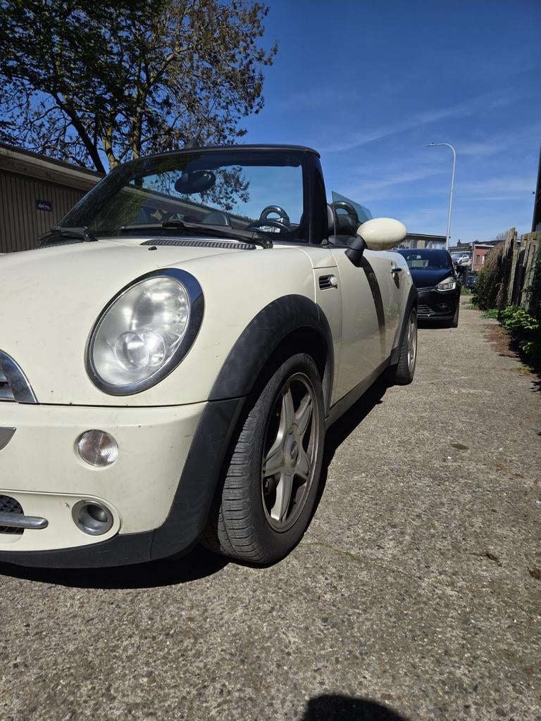 MinicooperCabrio/1.6benz/airco/sensoren/gekeurdvverkoop, Auto's, Mini, 4 zetels, Achterwielaandrijving, Zwart, 4 cilinders