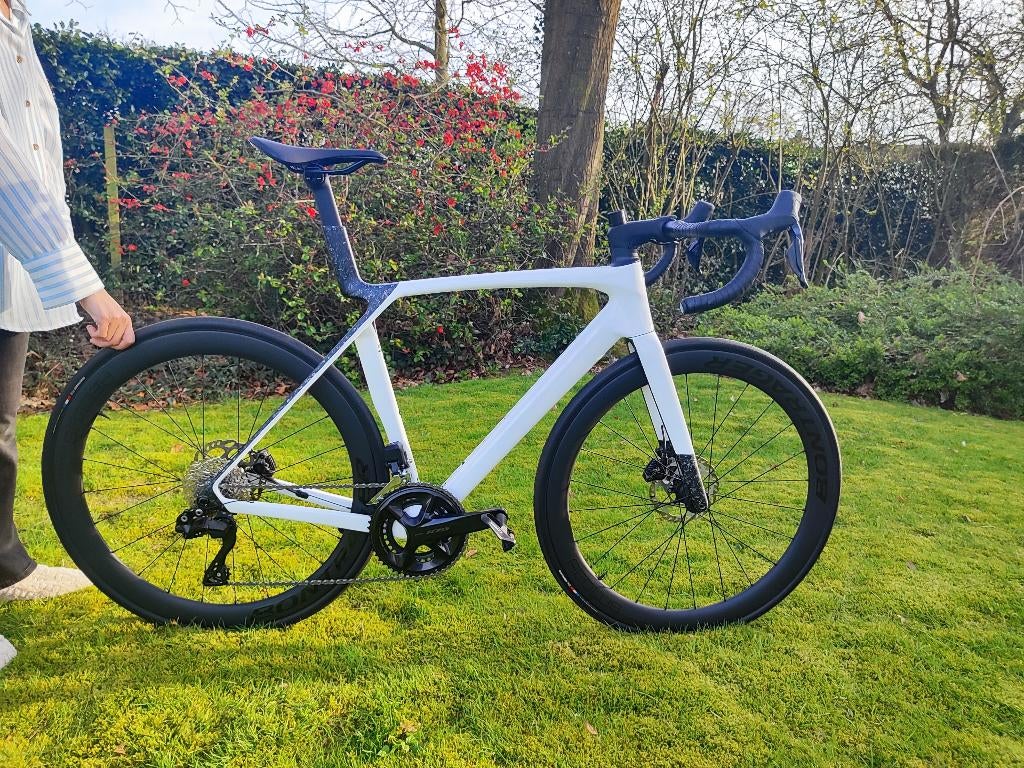 Koersfiets Trek Madone SL6 Gen 8 ( 2026) ML Slechts 300 km!, Fietsen en Brommers, Ophalen, Carbon, Heren