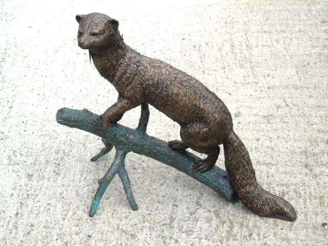 une fouine sur branche en bronze., Jardin & Terrasse, Enlèvement ou Envoi, Neuf, Autres matériaux, Animal