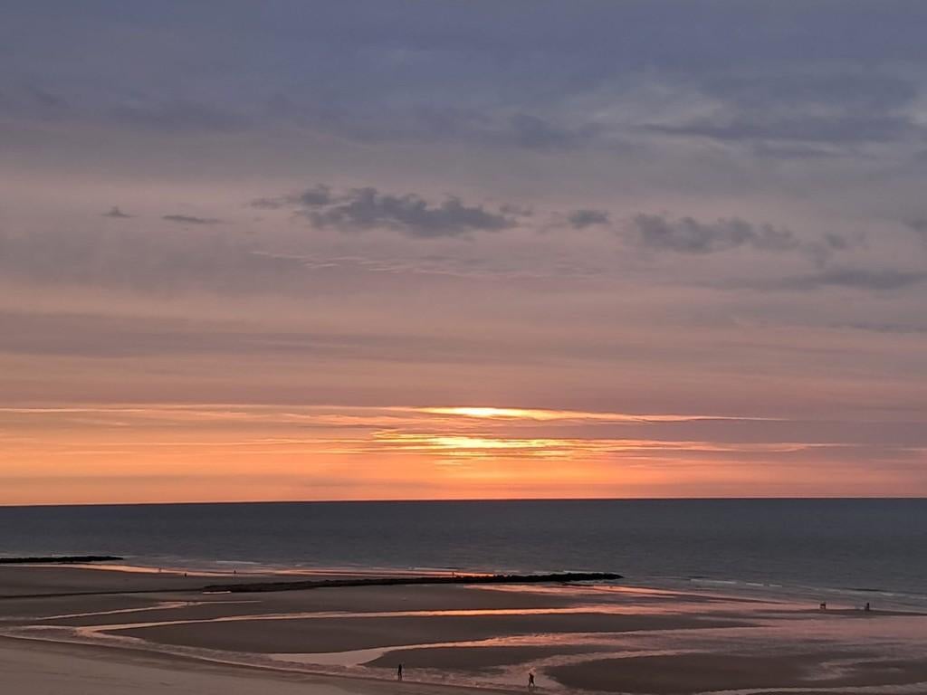 Middelkerke, ruime studio met panoramisch zeezicht , Antwerpen of Vlaanderen, 1 slaapkamer, Overige, Aan zee