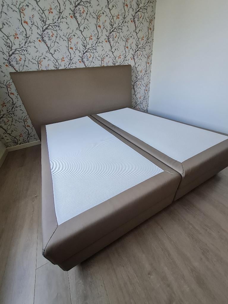 Elektrische boxspring, Huis en Inrichting, Slaapkamer | Boxsprings, Gebruikt, 180 cm, 200 cm, Tweepersoons, Overige kleuren, Ophalen