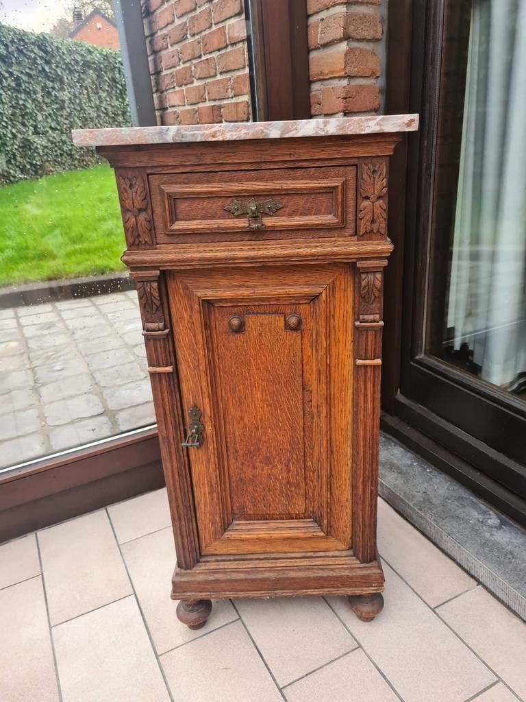 Antieke eiken kastje met marmeren tablet, Ophalen