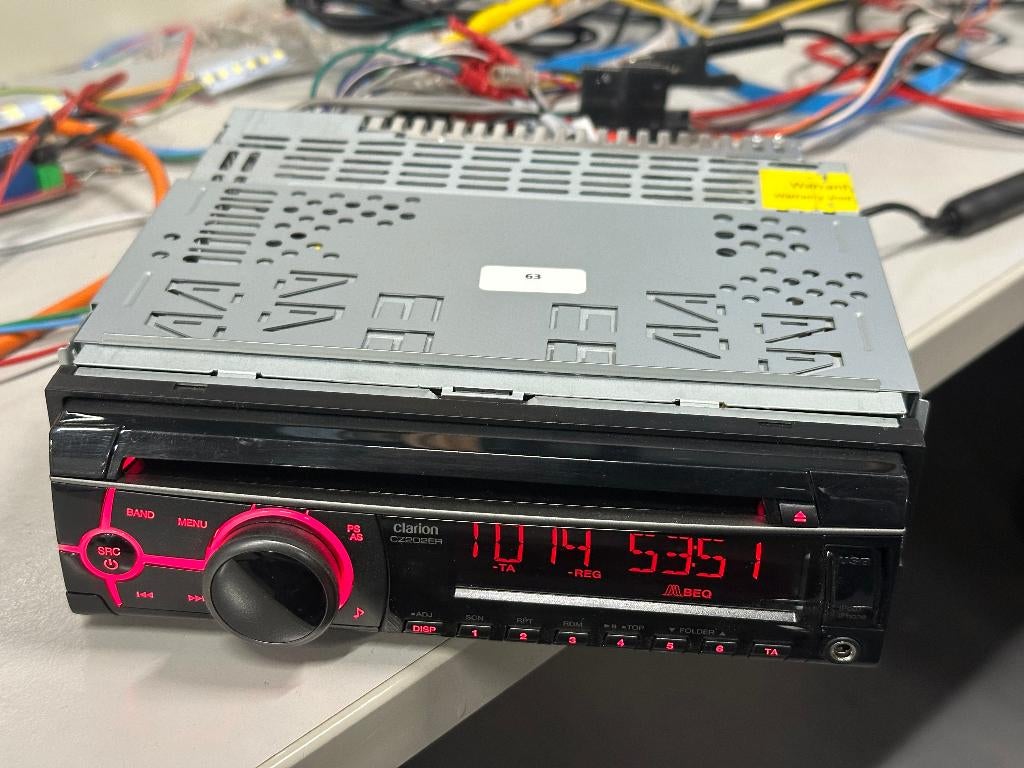 Clarion CZ202ER Auto-radio/CD/AUX/USB, Auto diversen, Autoradio's, Ophalen of Verzenden, Nieuw